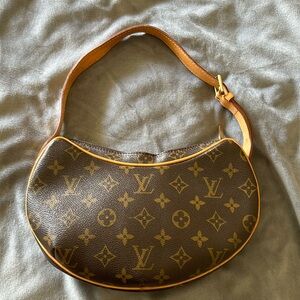 ‼️LOUIS VUITTON CROISSANT BAG‼️